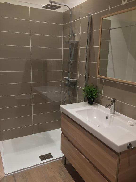 Dans Les Vignes Hotel Chamery Szoba fotó