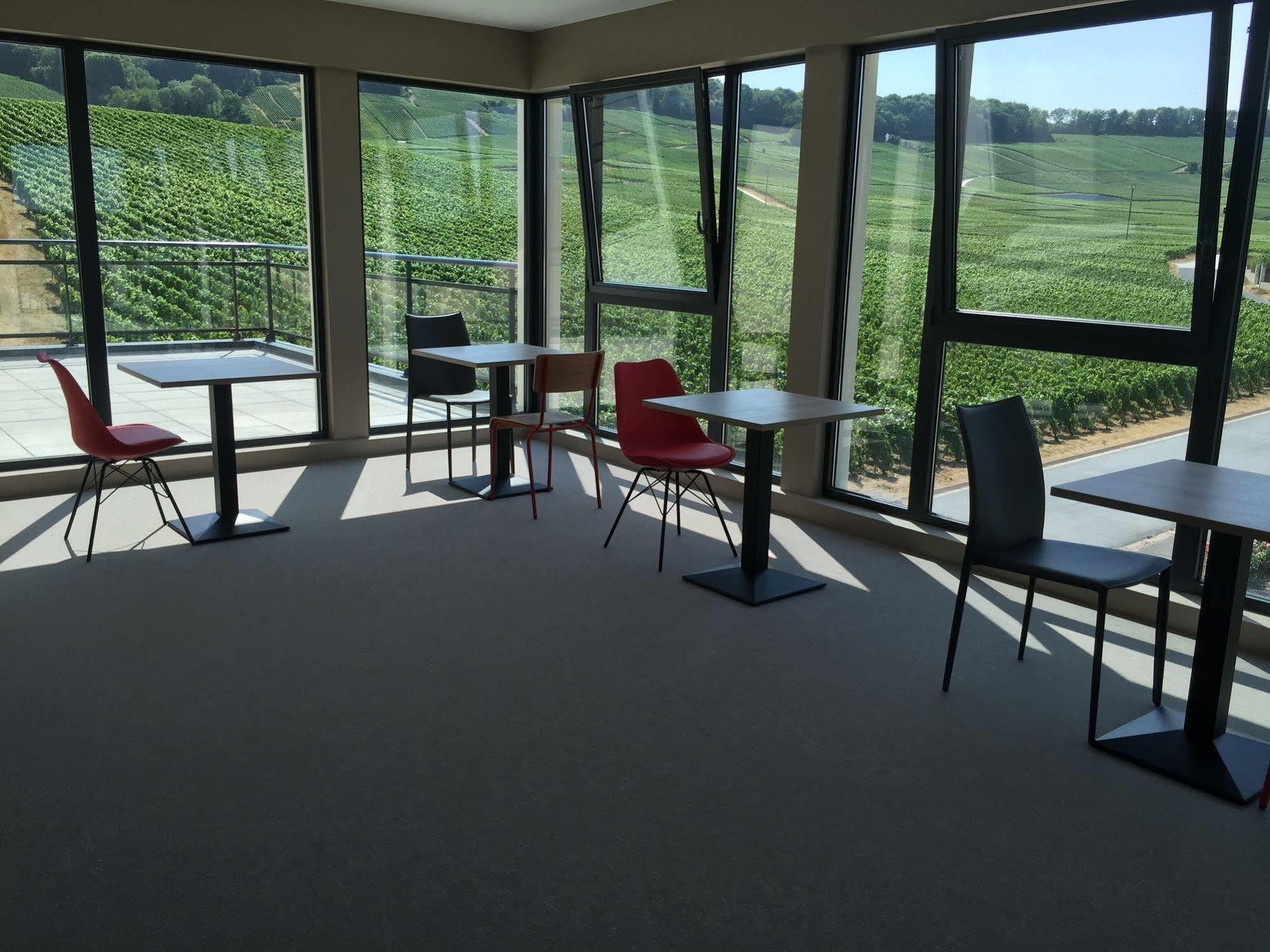 Dans Les Vignes Hotel Chamery Kültér fotó