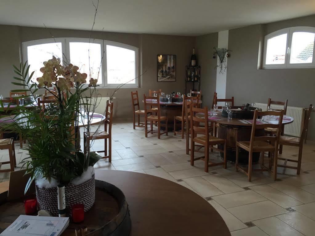 Dans Les Vignes Hotel Chamery Kültér fotó
